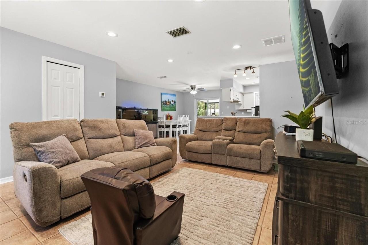 4849 Jay Dr - Photo 2 of 14