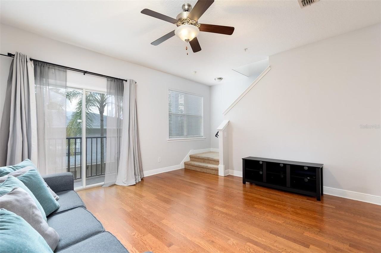 32 W Esther St #B - Photo 2 of 15