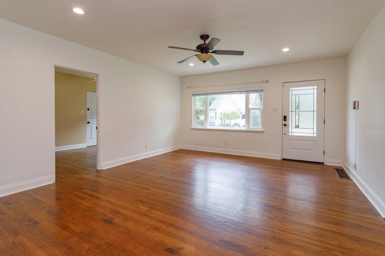 706 Florida St - Photo 2 of 24