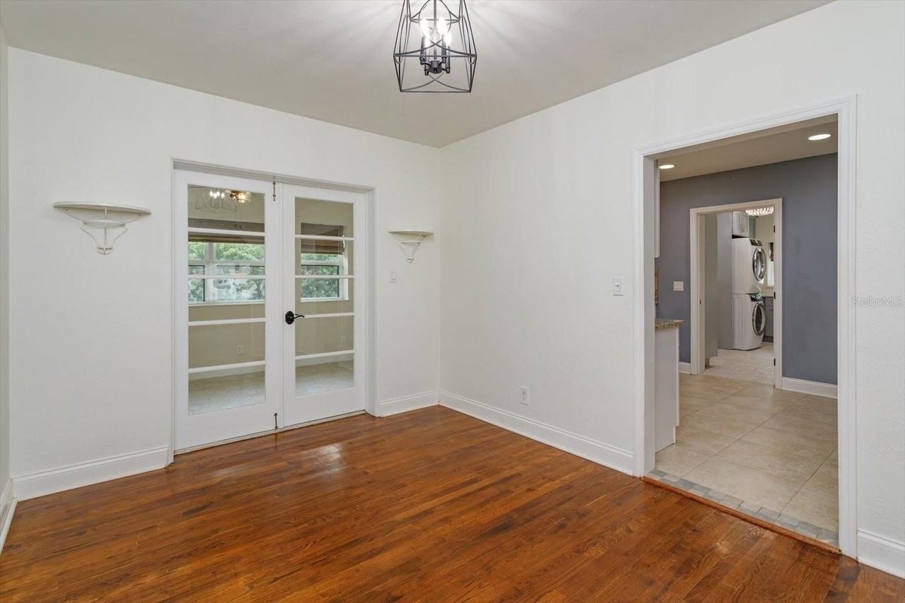 706 Florida St - Photo 4 of 24