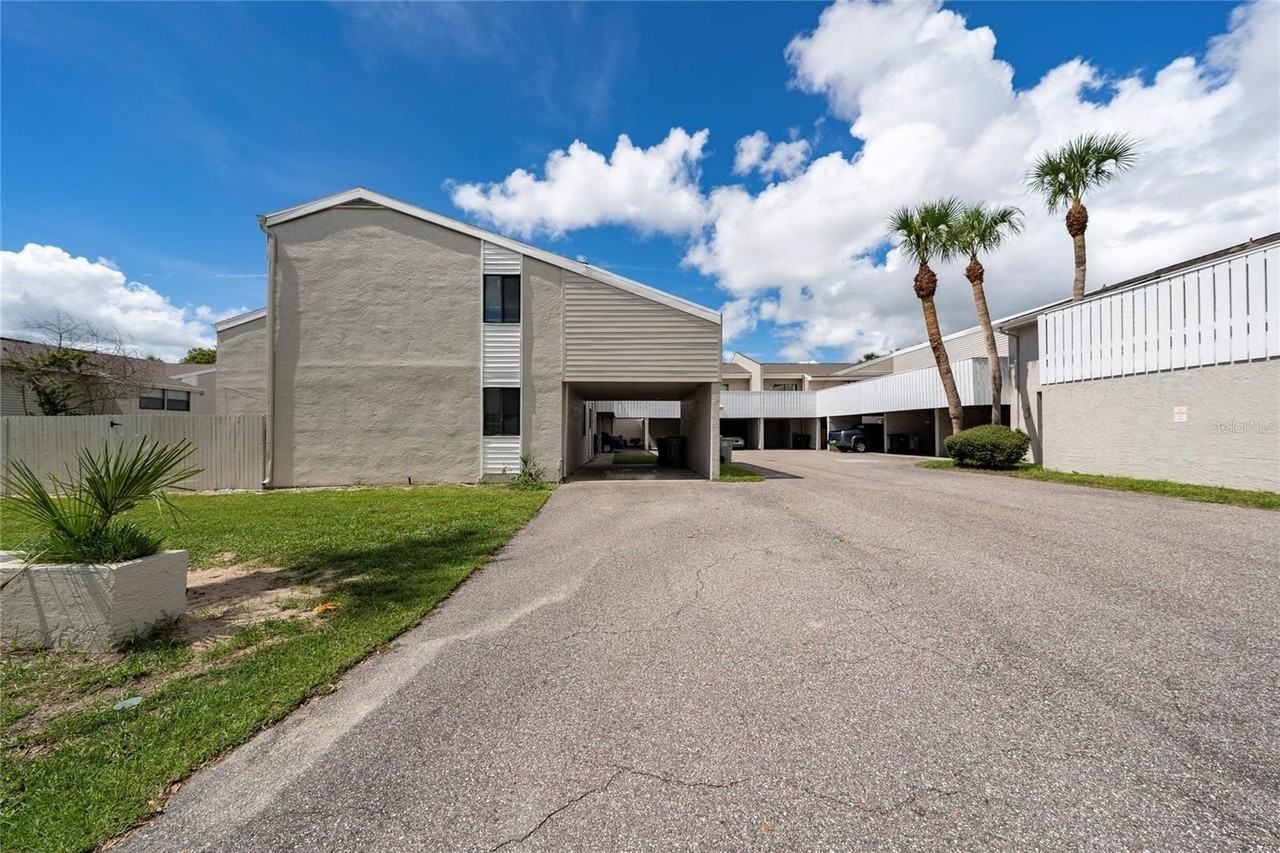 1412 Oak Pl #B - Photo 2 of 33