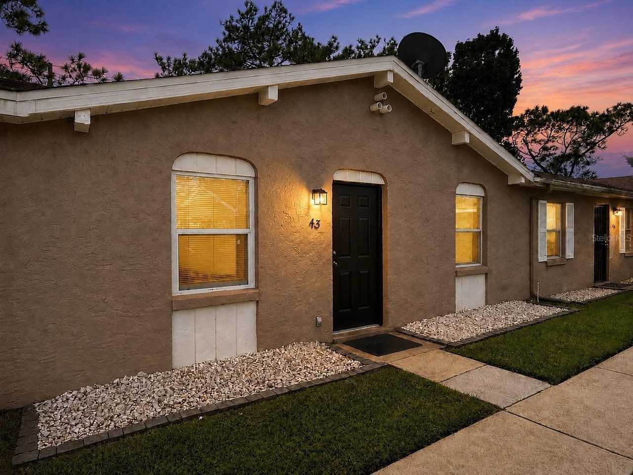 43 W Las Palmas Way - Photo 2 of 24