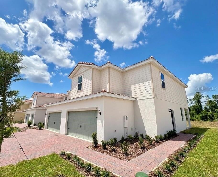 552 Bay Leaf Dr - Photo 2 of 20