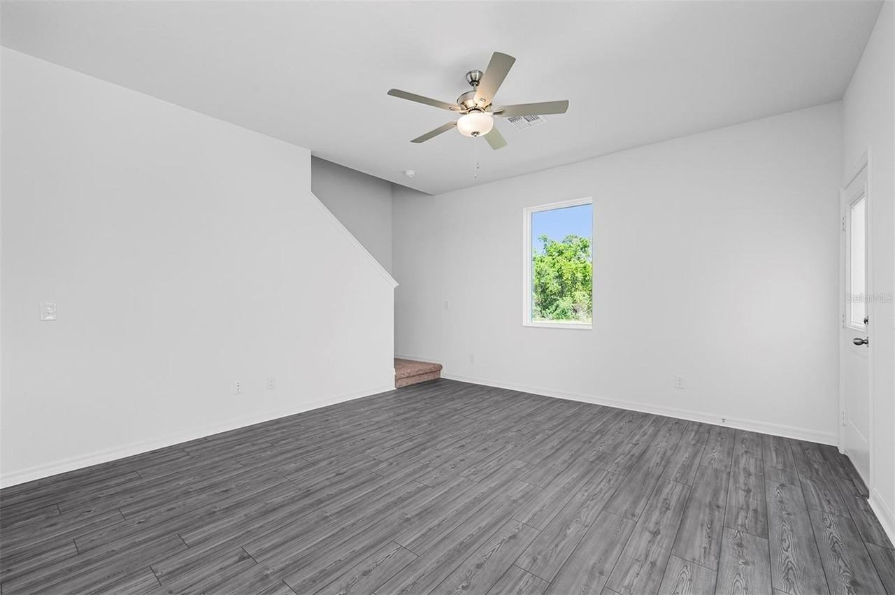 552 Bay Leaf Dr - Photo 4 of 20