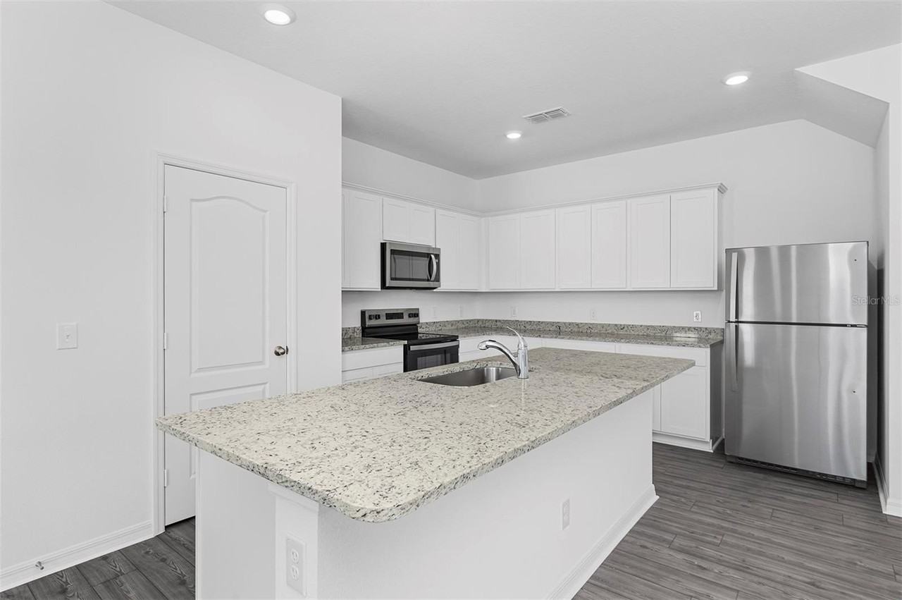 552 Bay Leaf Dr - Photo 6 of 20