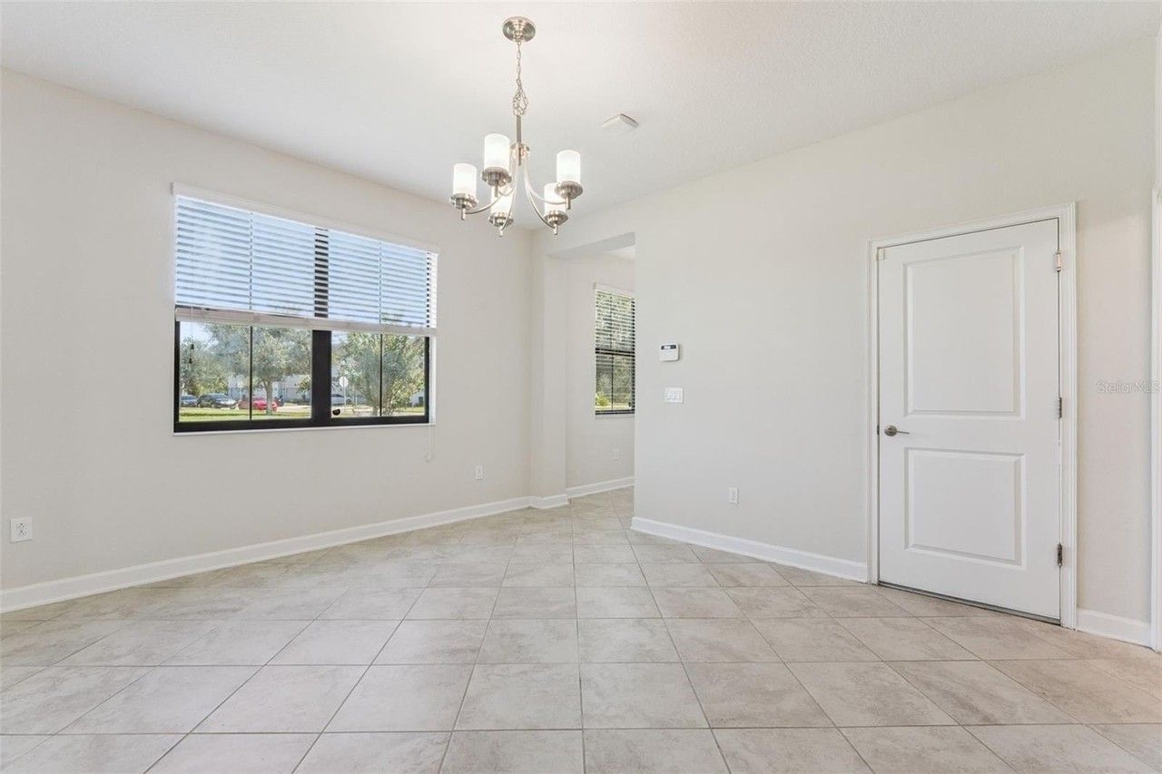 11433 Whistling Pine Way - Photo 5 of 35