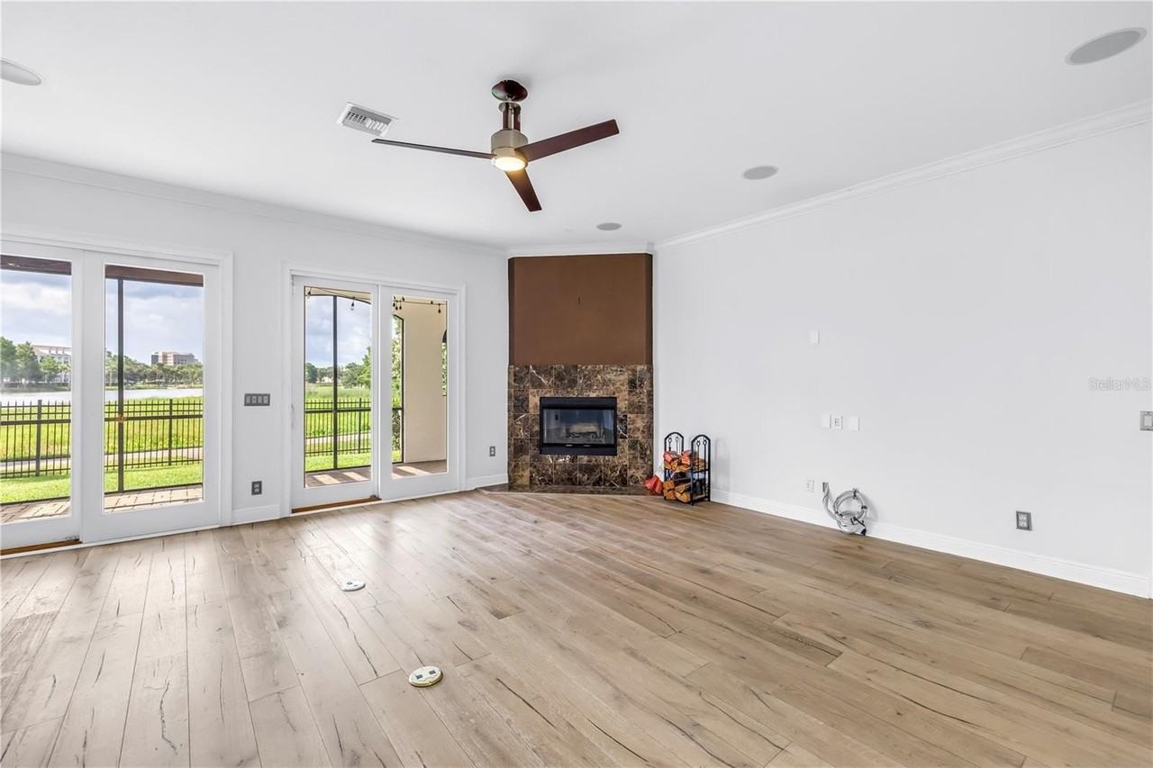 651 Saxony Blvd - Photo 3 of 42