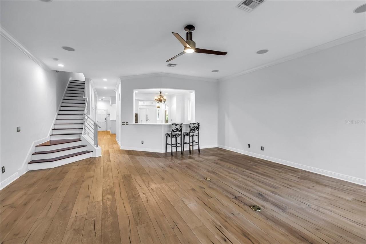 651 Saxony Blvd - Photo 5 of 42