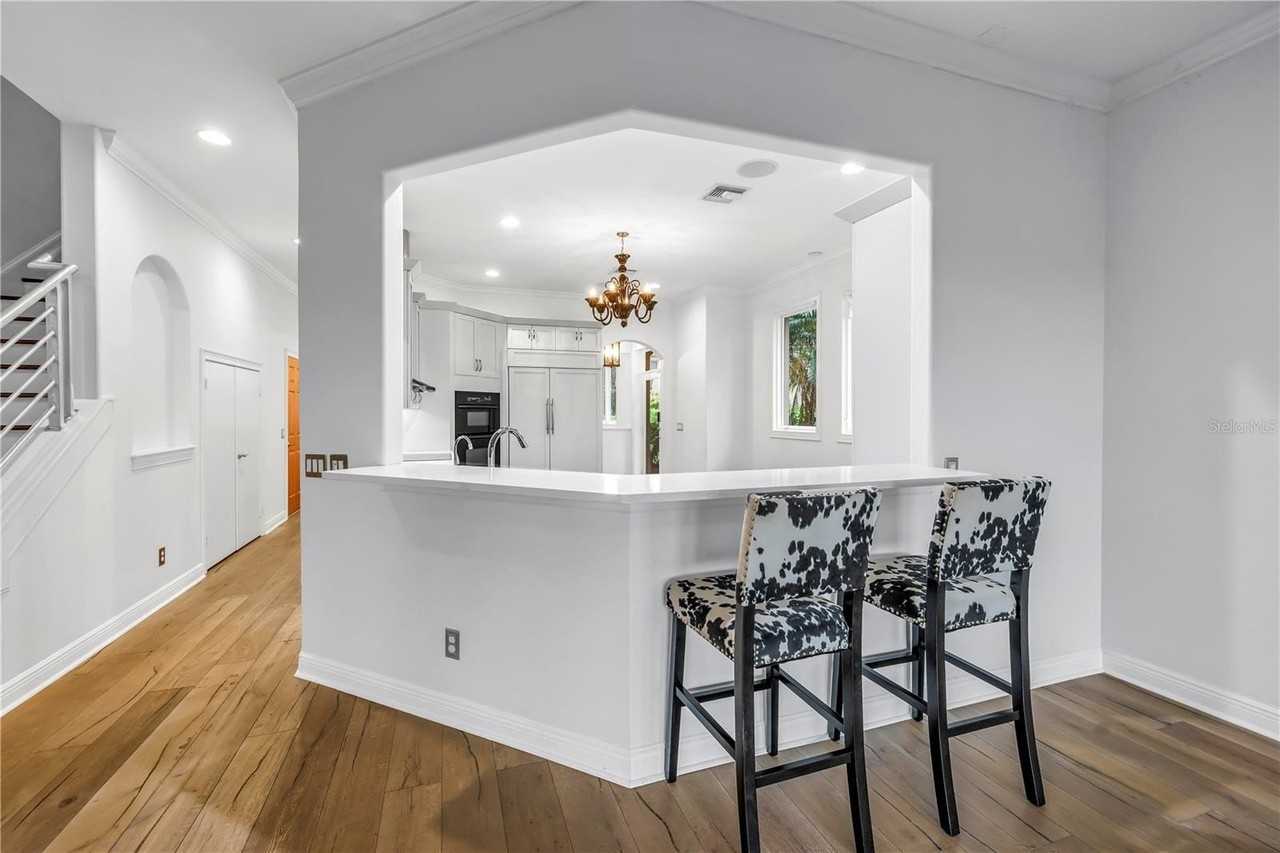 651 Saxony Blvd - Photo 6 of 42