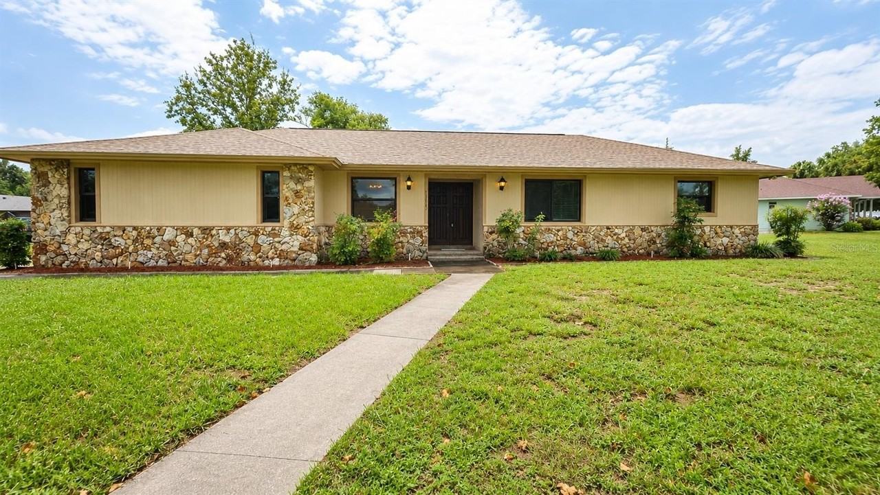 35025 Raintree Dr - Photo 3 of 50