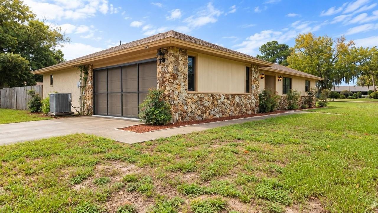 35025 Raintree Dr - Photo 4 of 50