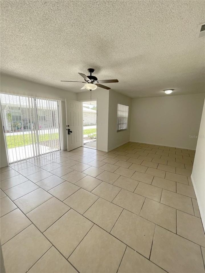 3255 Bloomingdale Villas Ct - Photo 3 of 15
