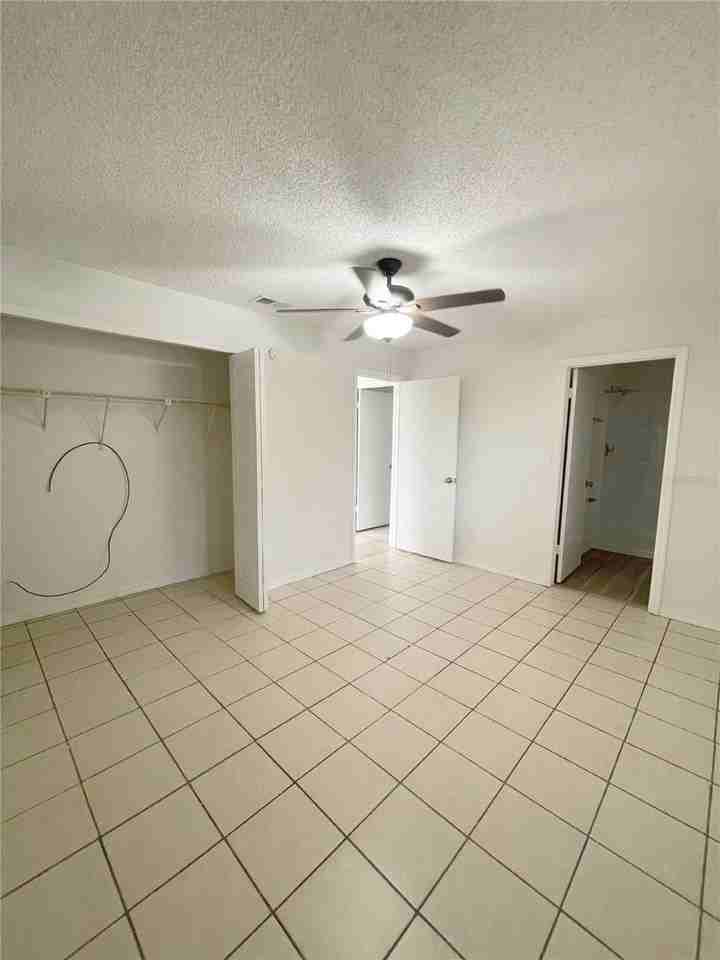 3255 Bloomingdale Villas Ct - Photo 4 of 15
