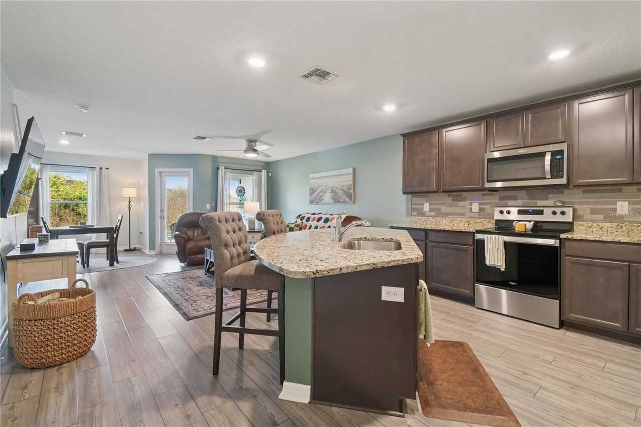 5228 New Friendship Pl - Photo 4 of 23