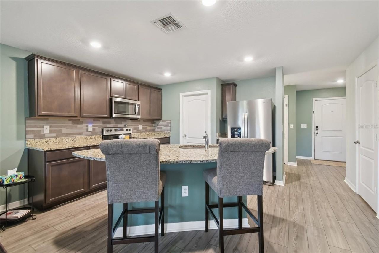 5228 New Friendship Pl - Photo 5 of 23