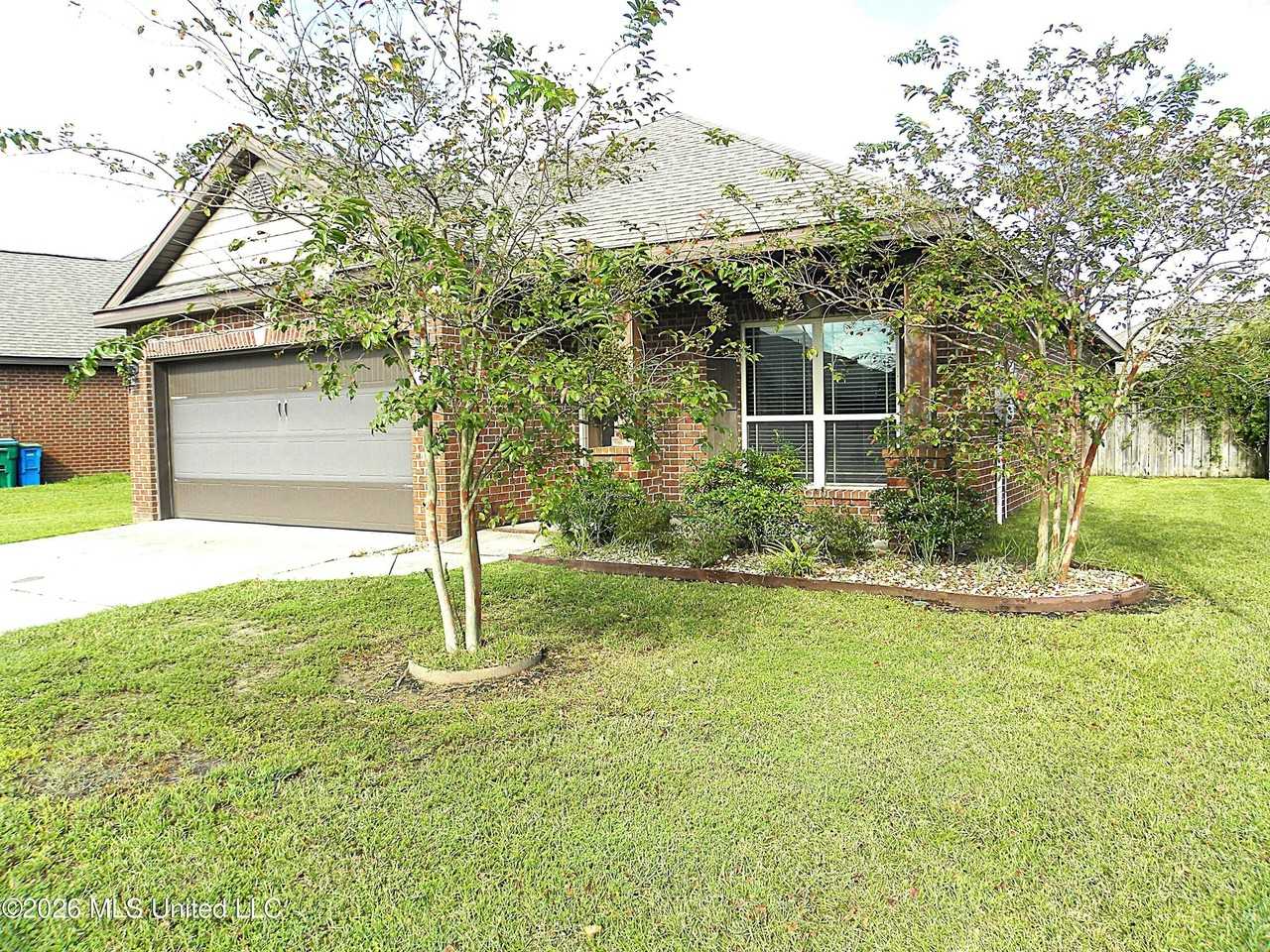 108 Clear Springs Cir - Photo 2 of 45