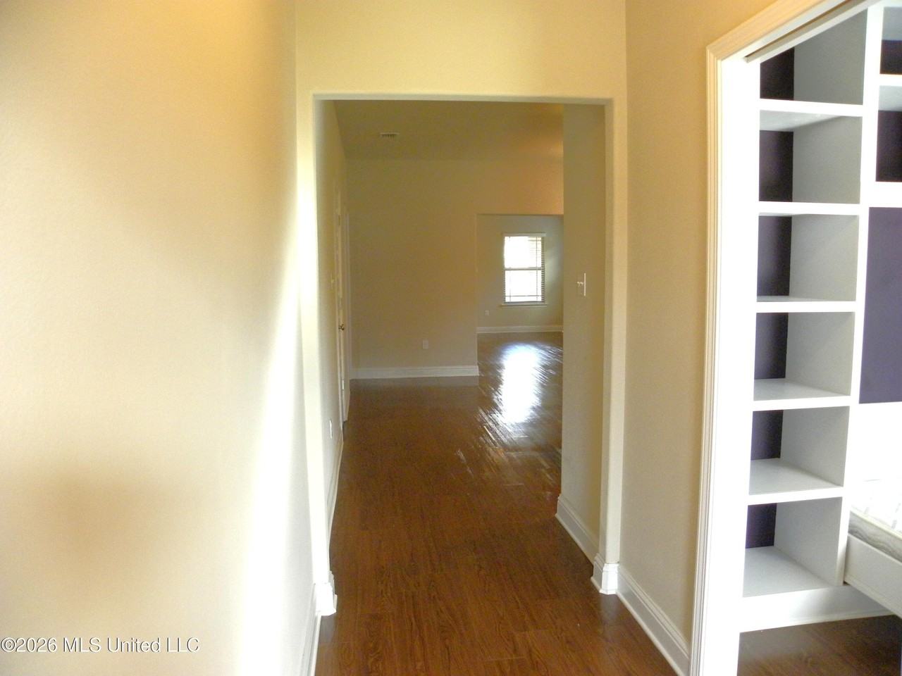 108 Clear Springs Cir - Photo 3 of 45