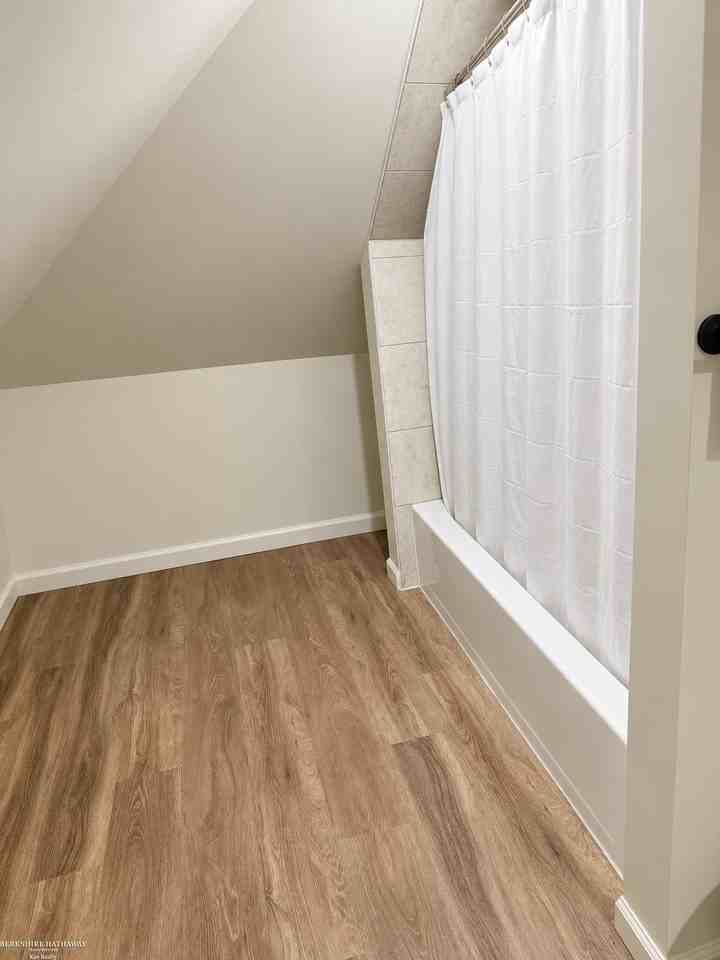 1533 W Hancock St #3W - Photo 7 of 13