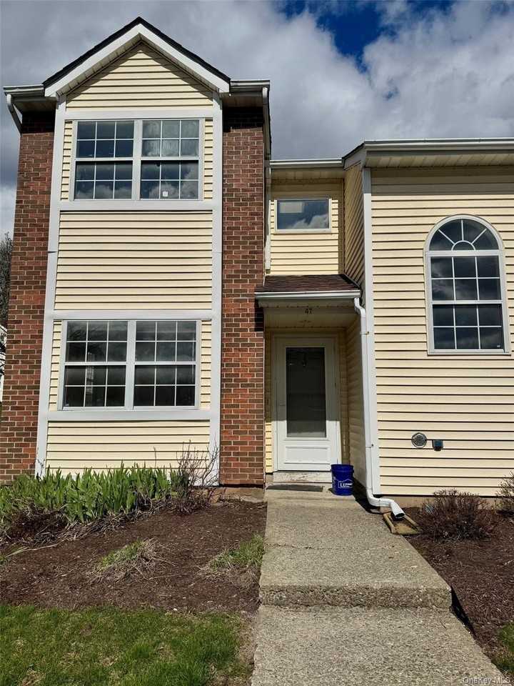 47 Brick Pond Rd