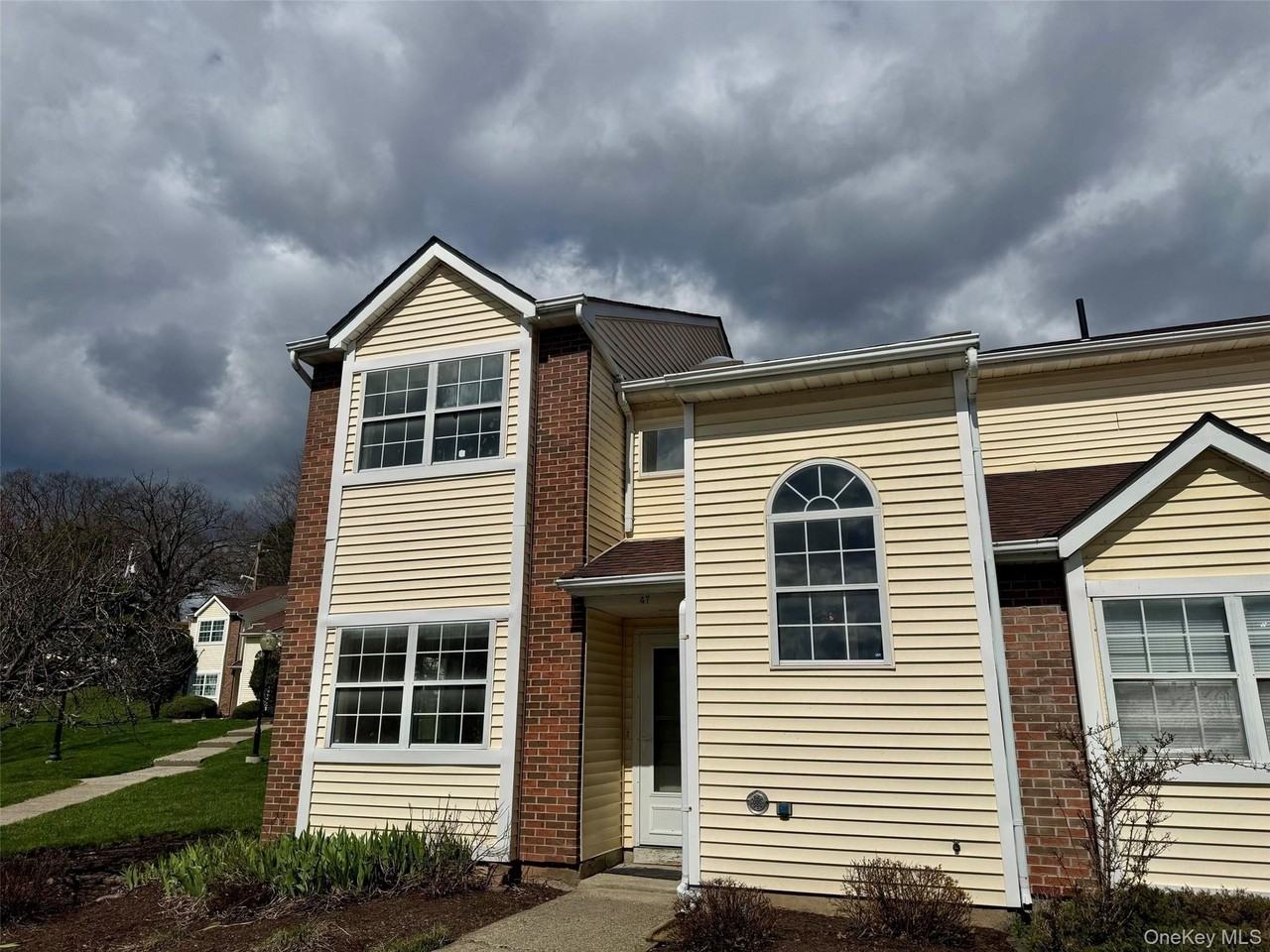 47 Brick Pond Rd - Photo 2 of 30