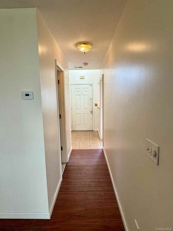 47 Brick Pond Rd - Photo 4 of 30