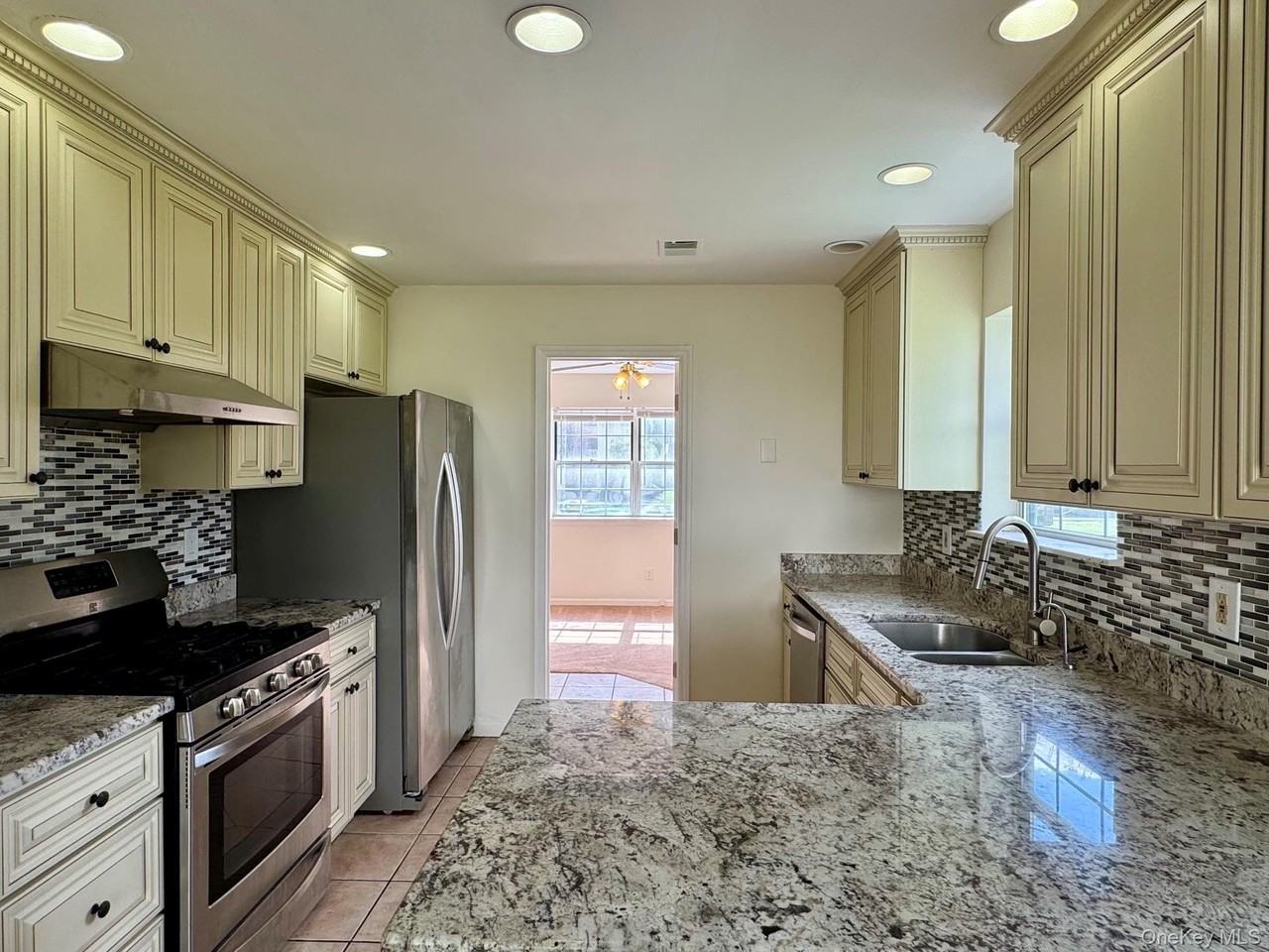 47 Brick Pond Rd - Photo 6 of 30