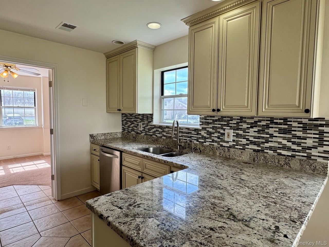 47 Brick Pond Rd - Photo 7 of 30