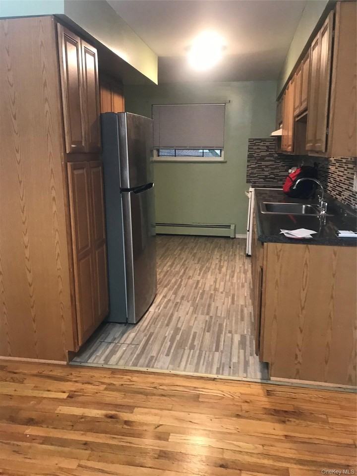 1846 Bussing Ave - Photo 2 of 5
