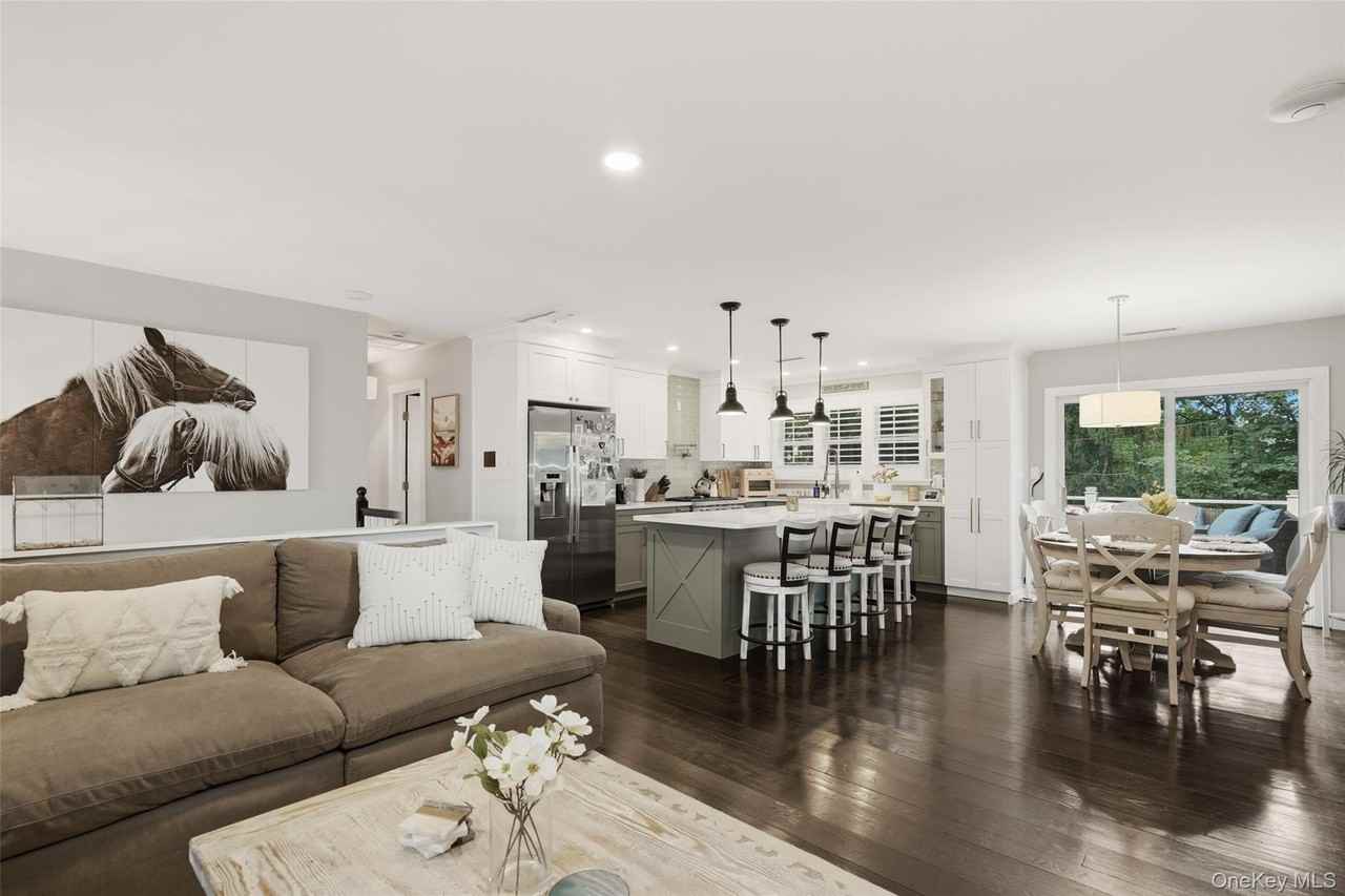 7 Nightingale Rd - Photo 2 of 18