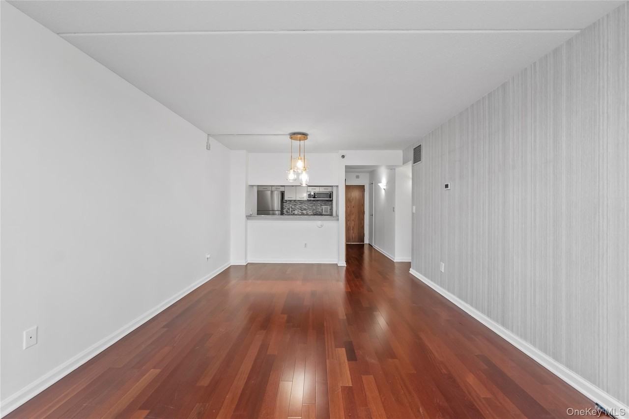 4 Martine Ave #1109 - Photo 7 of 25