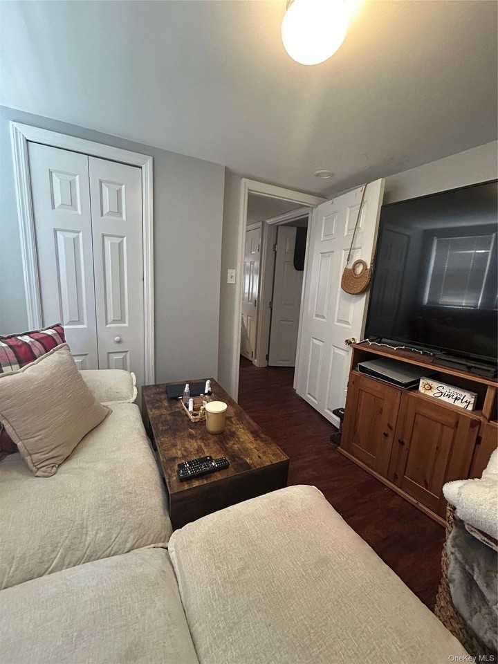 70 Oswego Ave - Photo 2 of 7