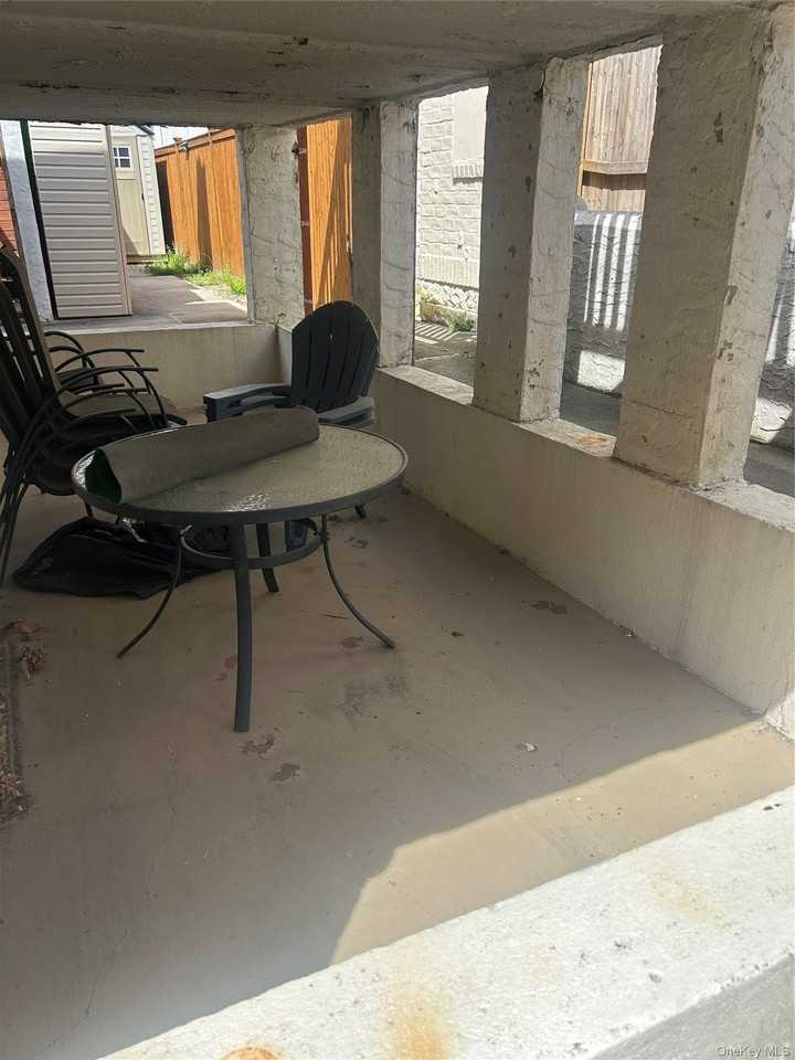 70 Oswego Ave - Photo 6 of 7