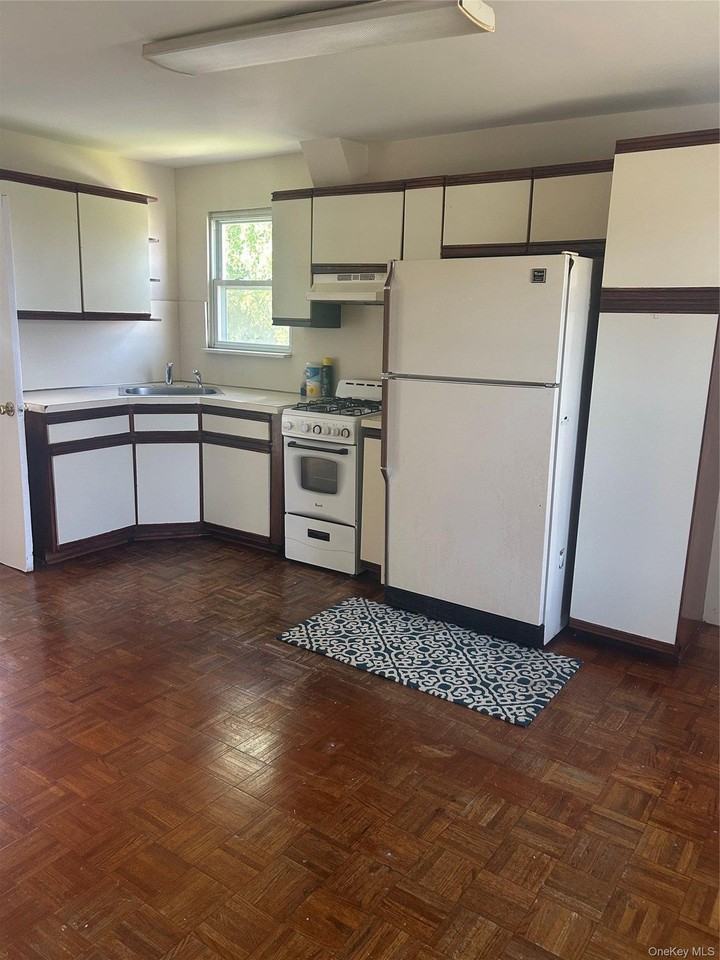 155 Dartmouth St #2 - Photo 4 of 10
