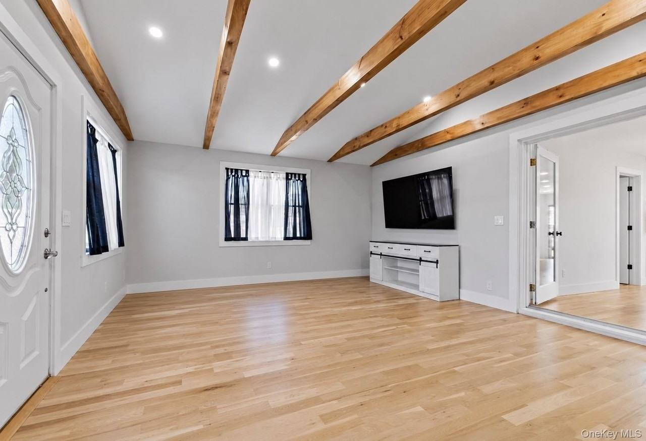 55 Alhambra Rd - Photo 3 of 49