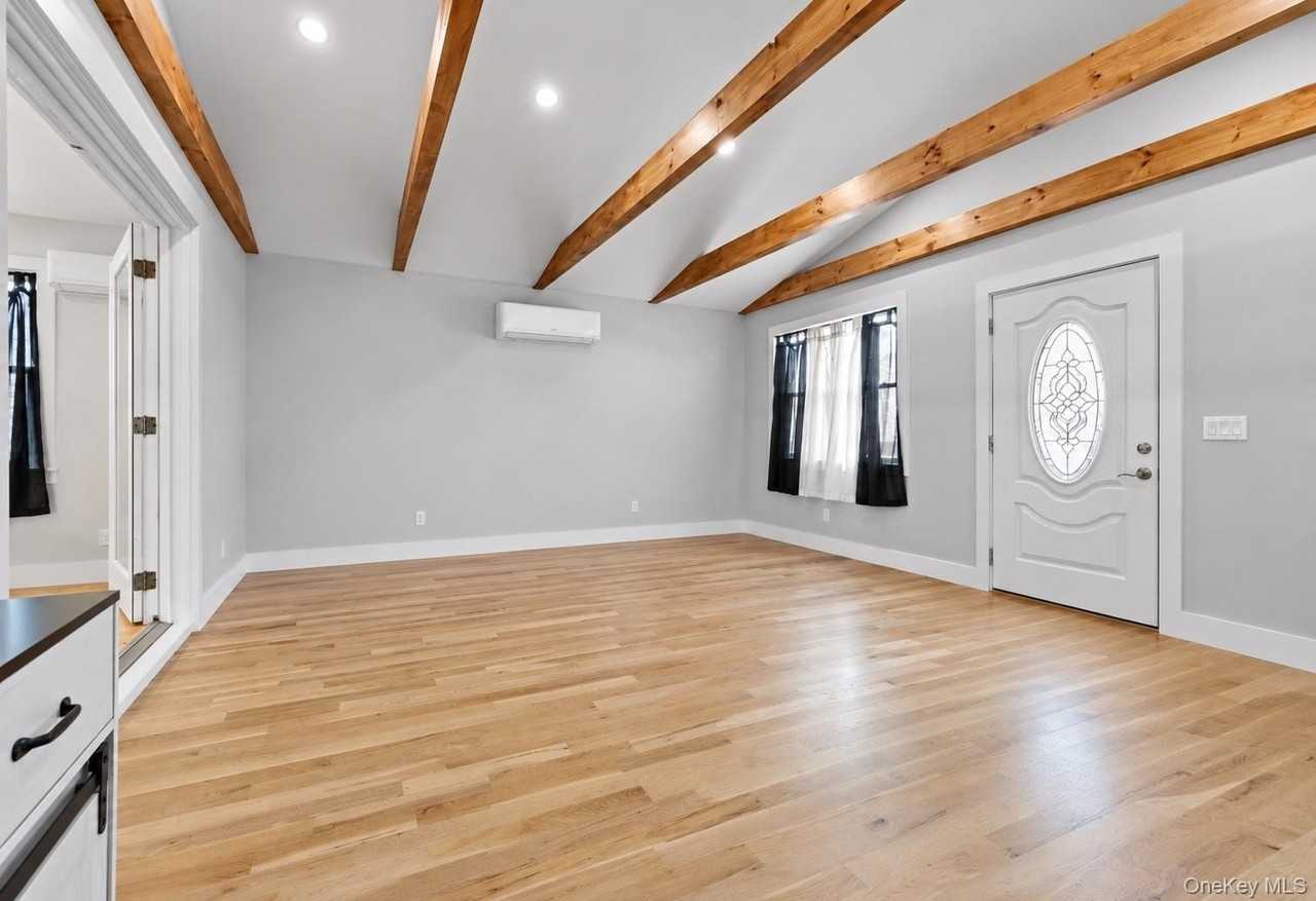 55 Alhambra Rd - Photo 5 of 49