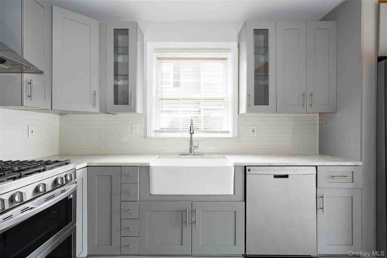 67 S Grand Ave - Photo 2 of 26