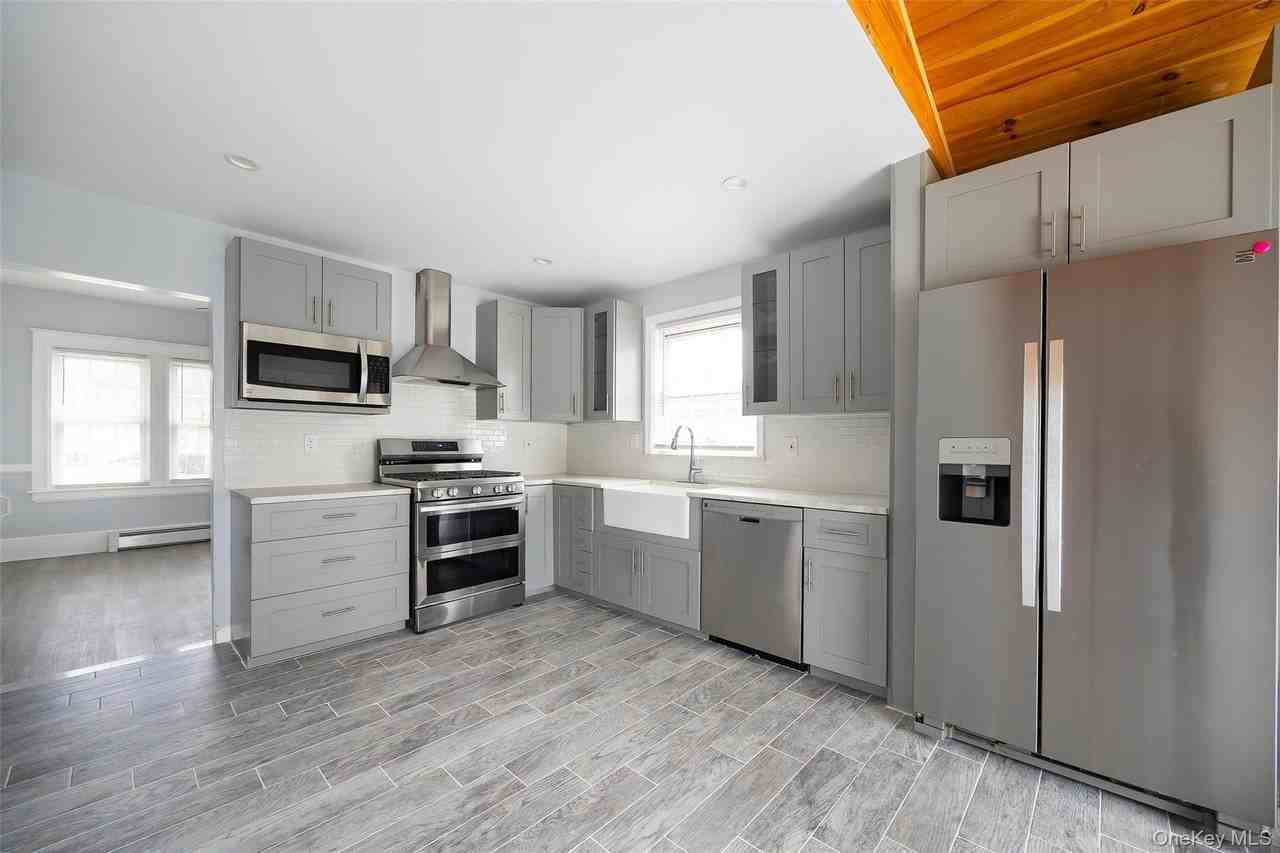 67 S Grand Ave - Photo 3 of 26