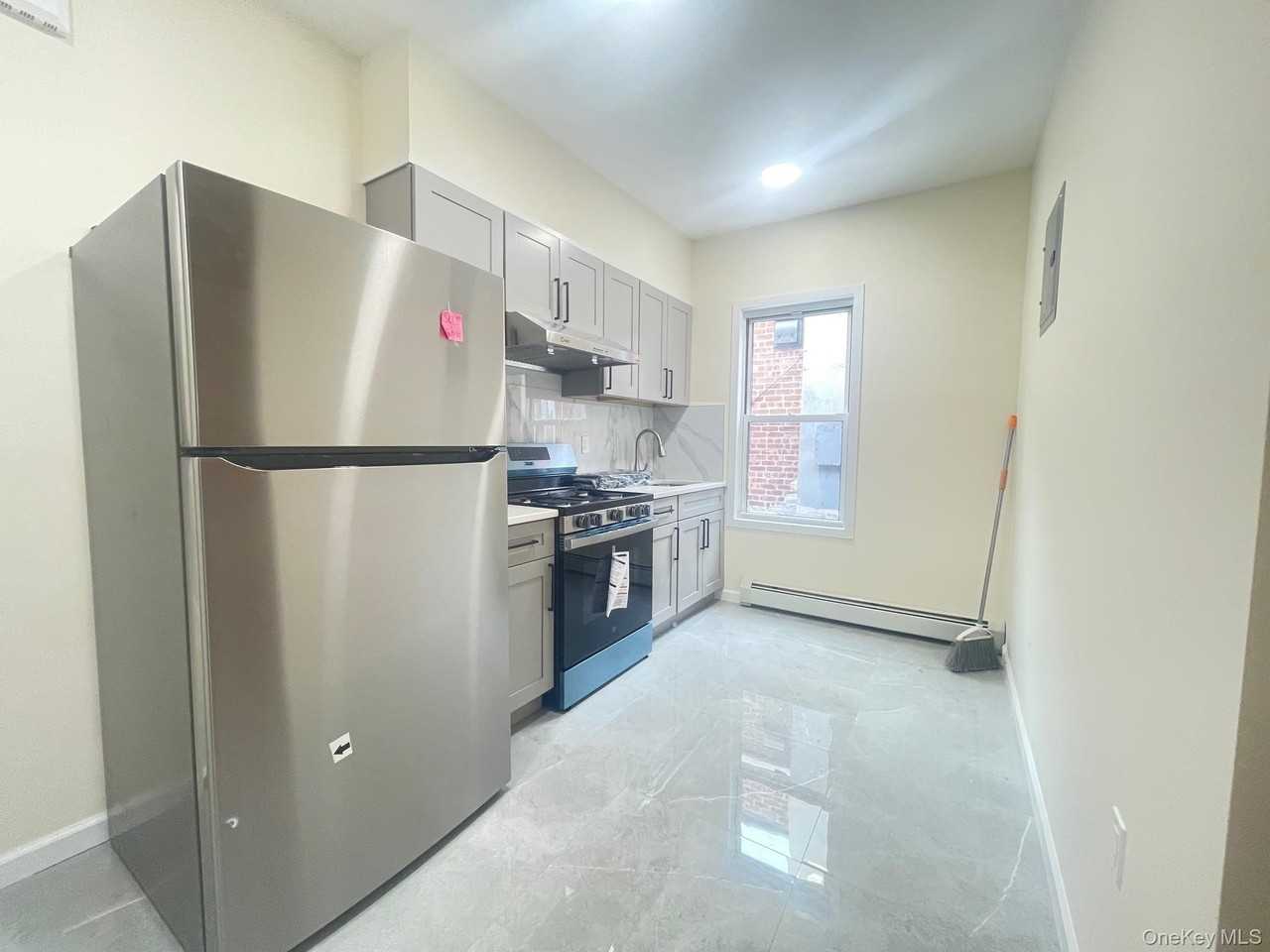 1006 Jericho Tpke #2R - Photo 2 of 7