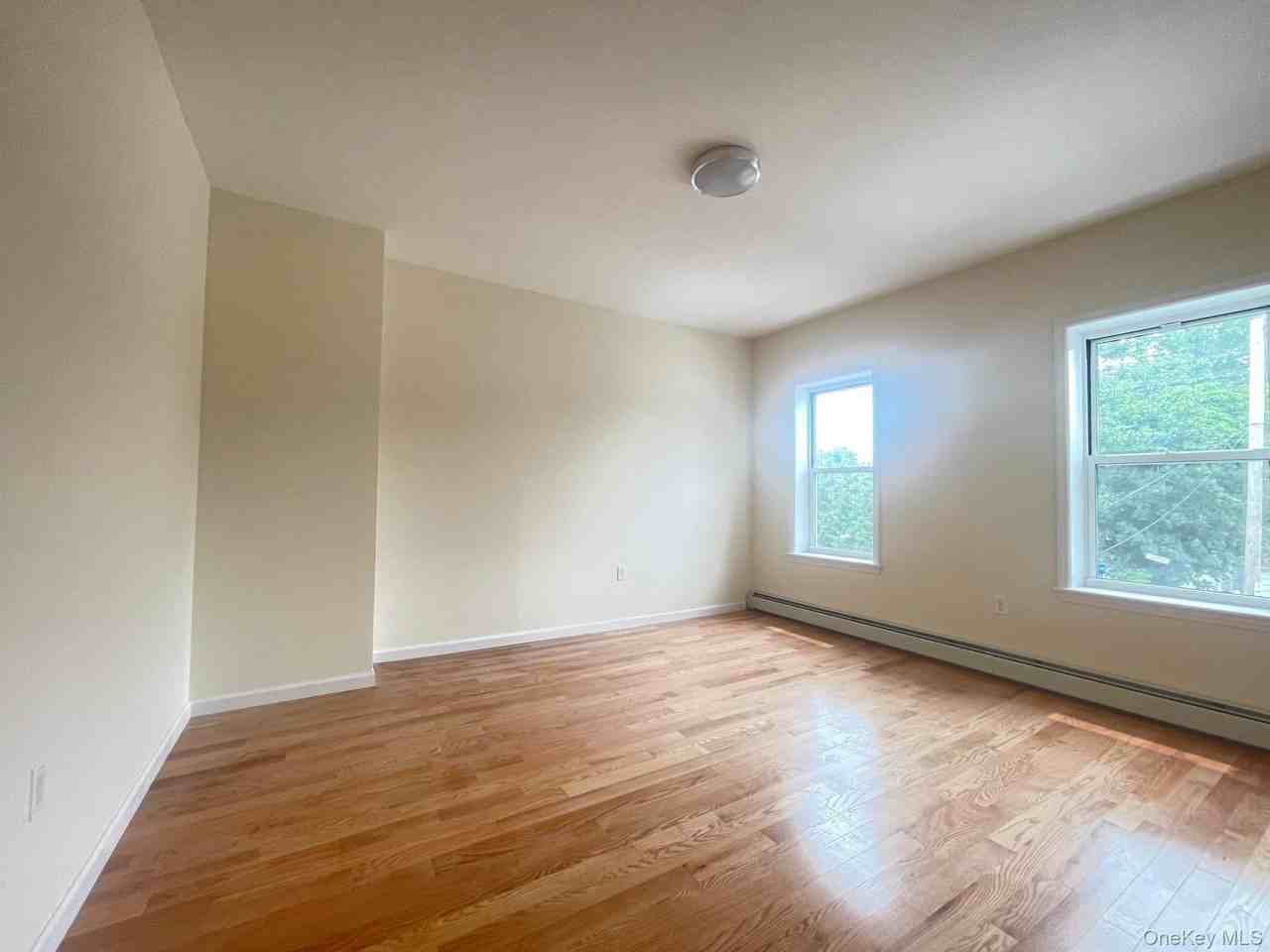1006 Jericho Tpke #2R - Photo 4 of 7