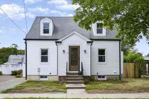 featured image of 22 Ruggles St
