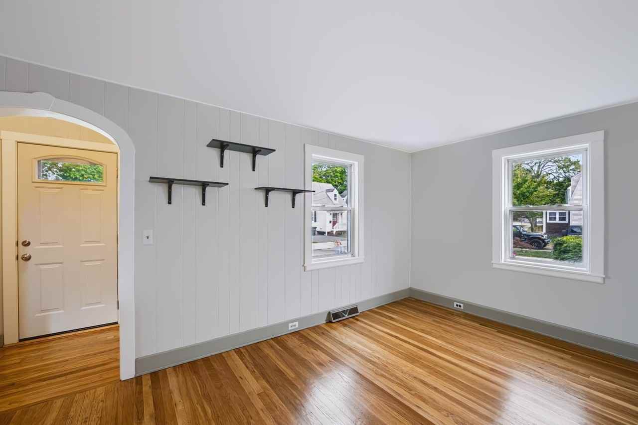22 Ruggles St - Photo 6 of 33