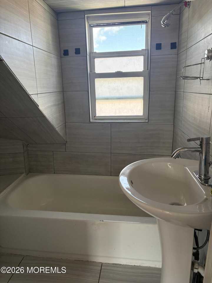 517 George Rd - Photo 4 of 8