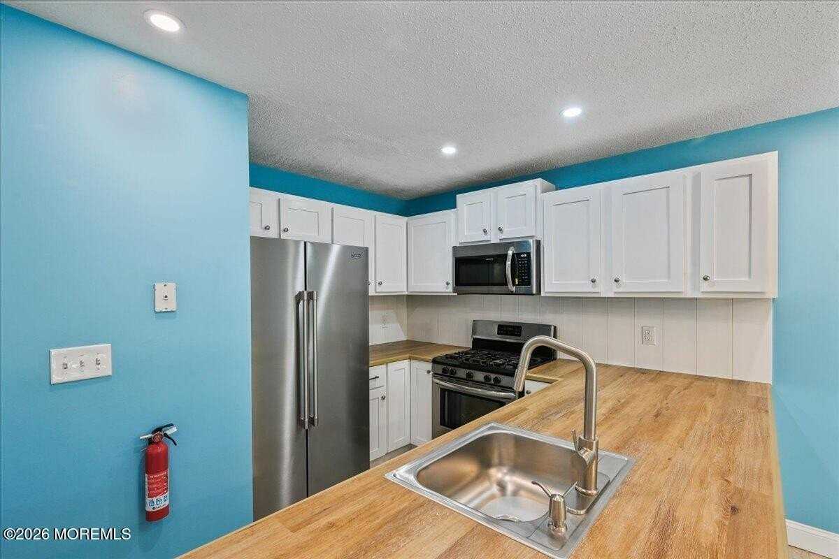 1333 Paris Ct - Photo 2 of 17