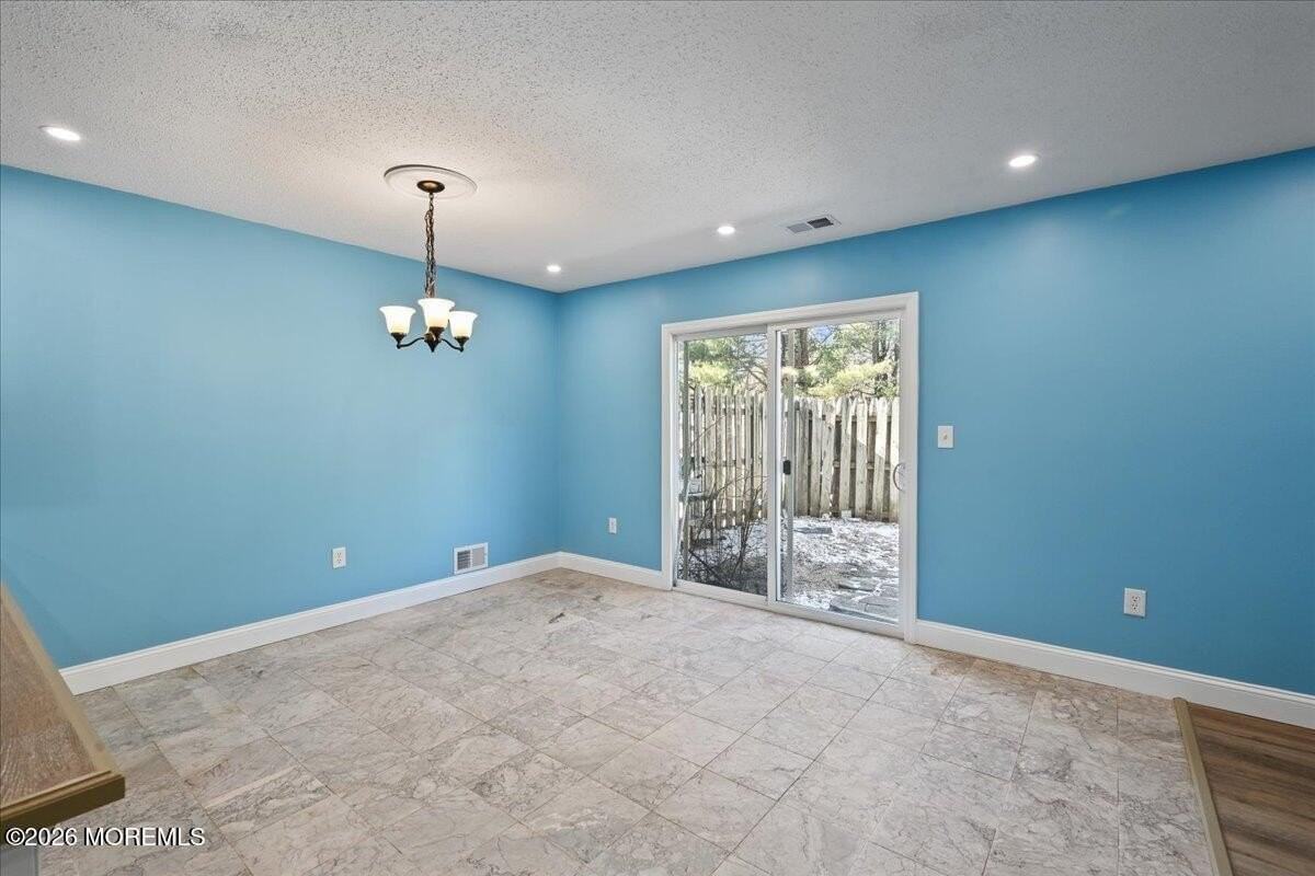 1333 Paris Ct - Photo 5 of 17