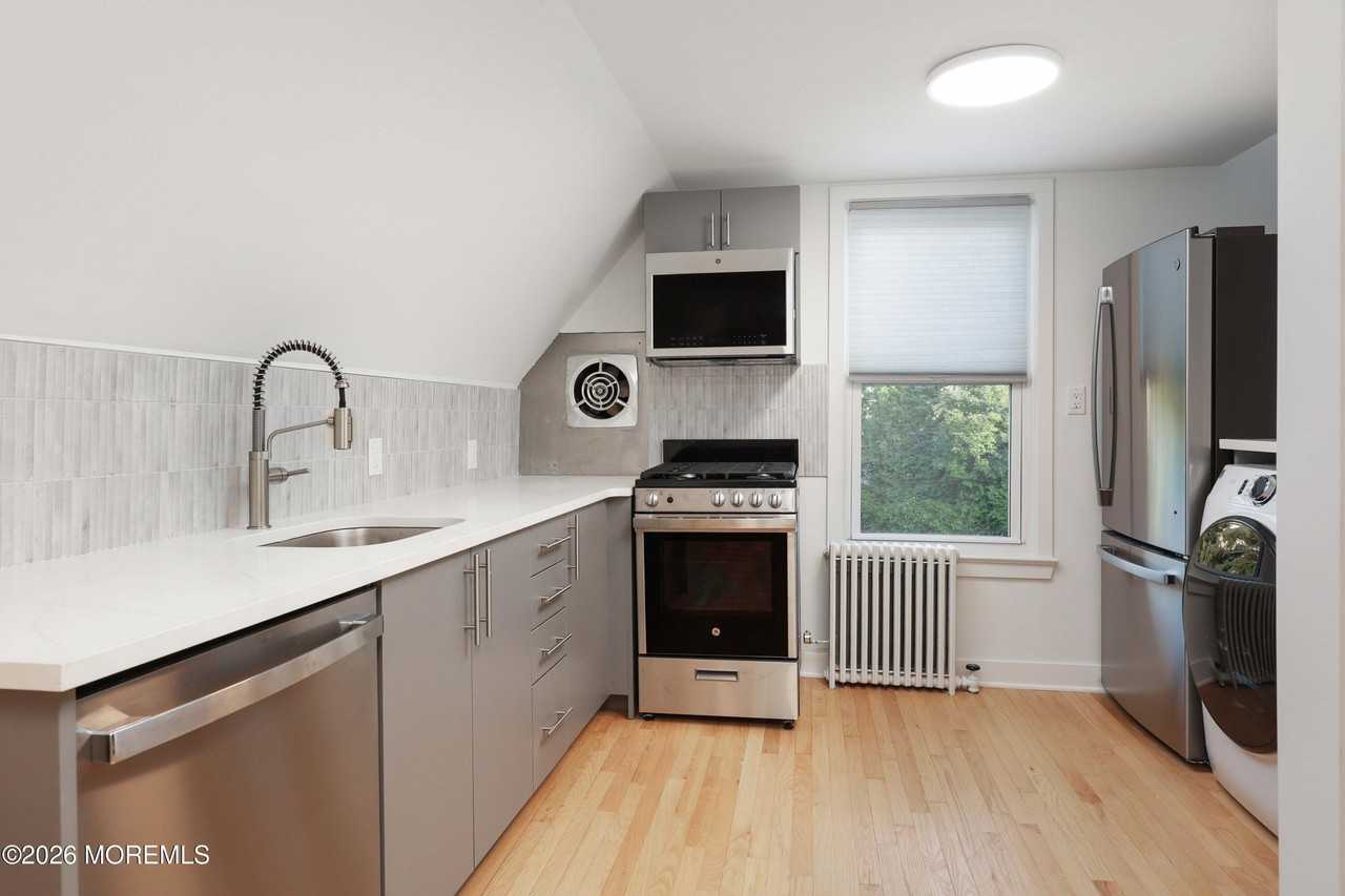 62 Ocean Blvd #5 - Photo 5 of 22