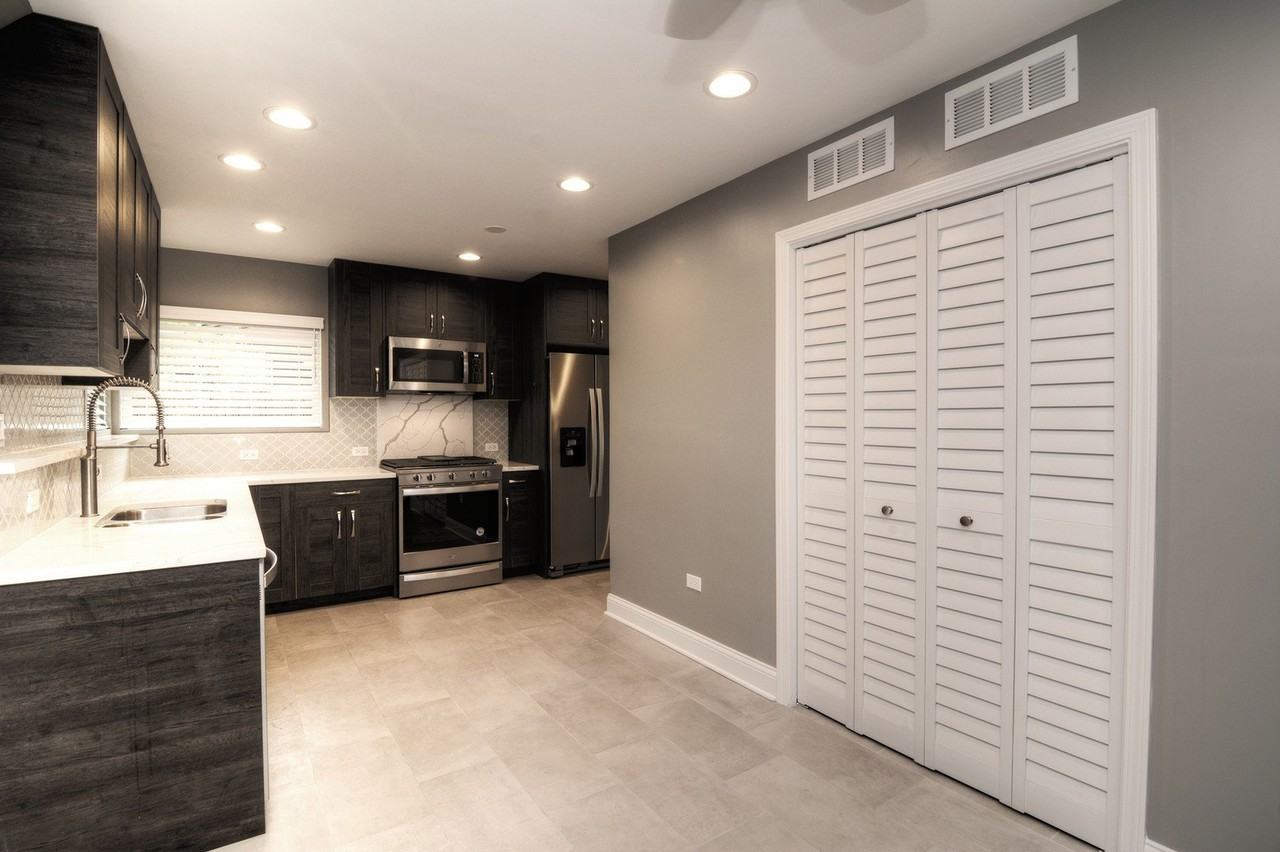 465 W Fremont Ave - Photo 7 of 23