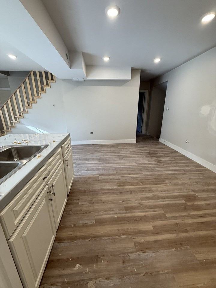 16901 Crane Ave - Photo 3 of 22