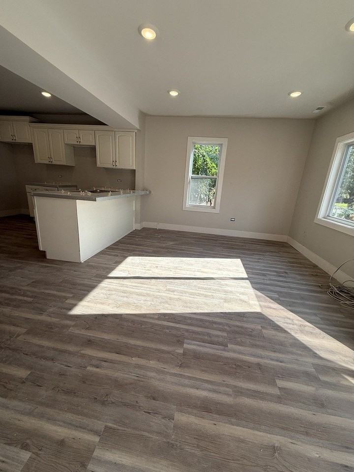 16901 Crane Ave - Photo 7 of 22