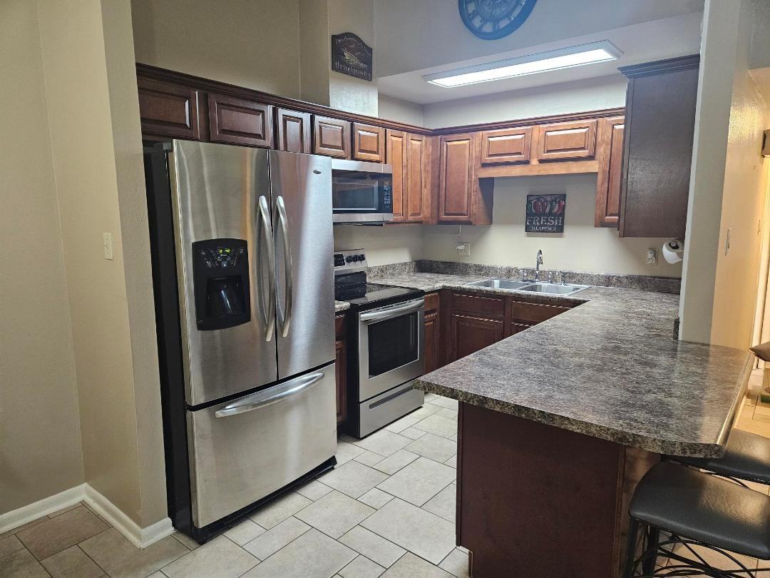 2711A Greenbriar Dr #1 - Photo 4 of 23