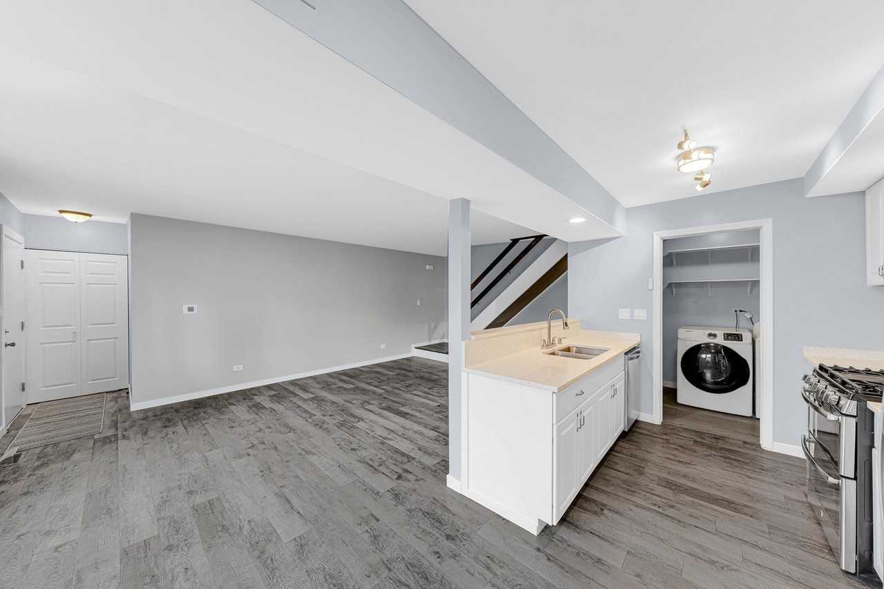 120 Inverrary Ln #120 - Photo 7 of 18
